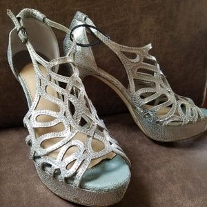 Gianni Bini silver metallic heel